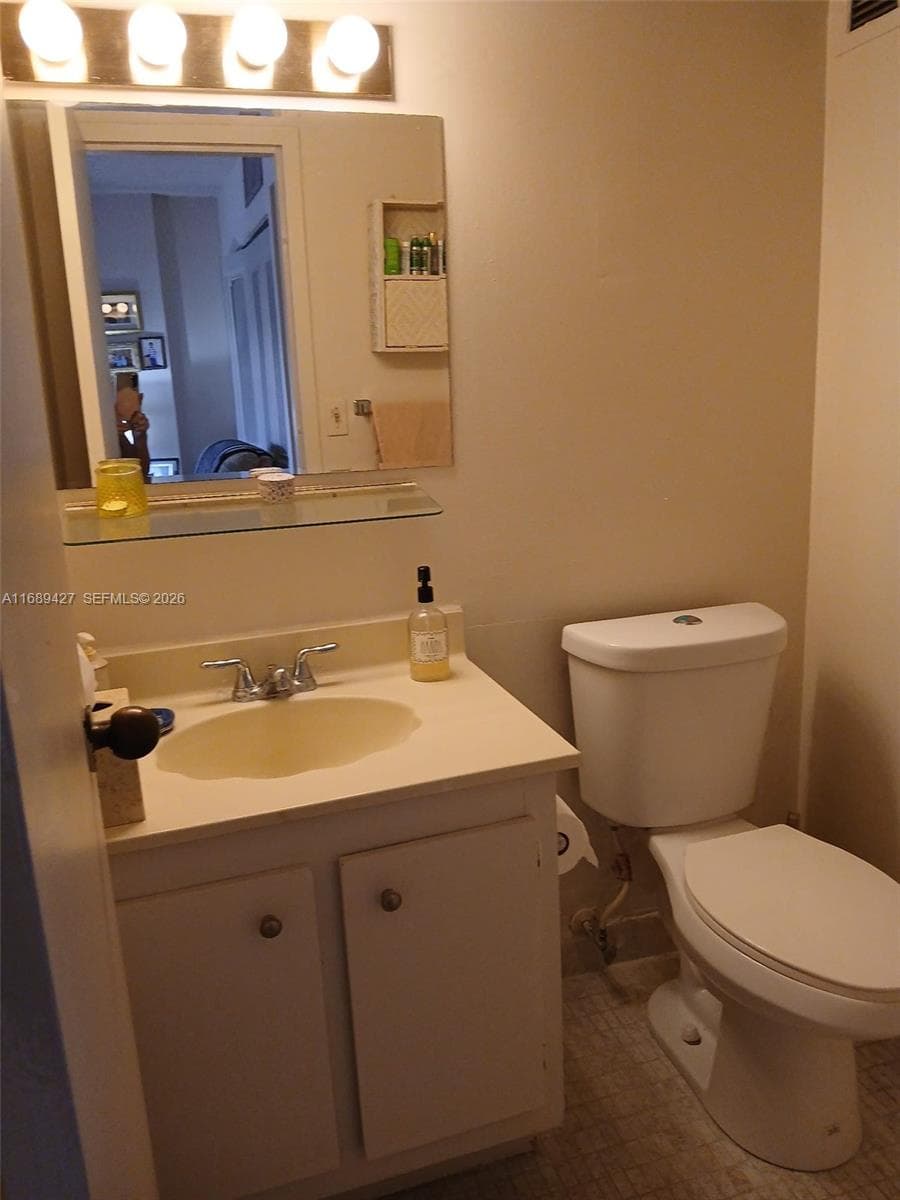 17021 N Bay Rd, Sunny Isles Beach FL 33160 — 15