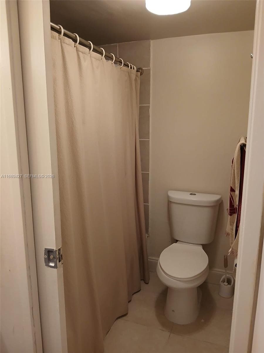 17021 N Bay Rd, Sunny Isles Beach FL 33160 — 19