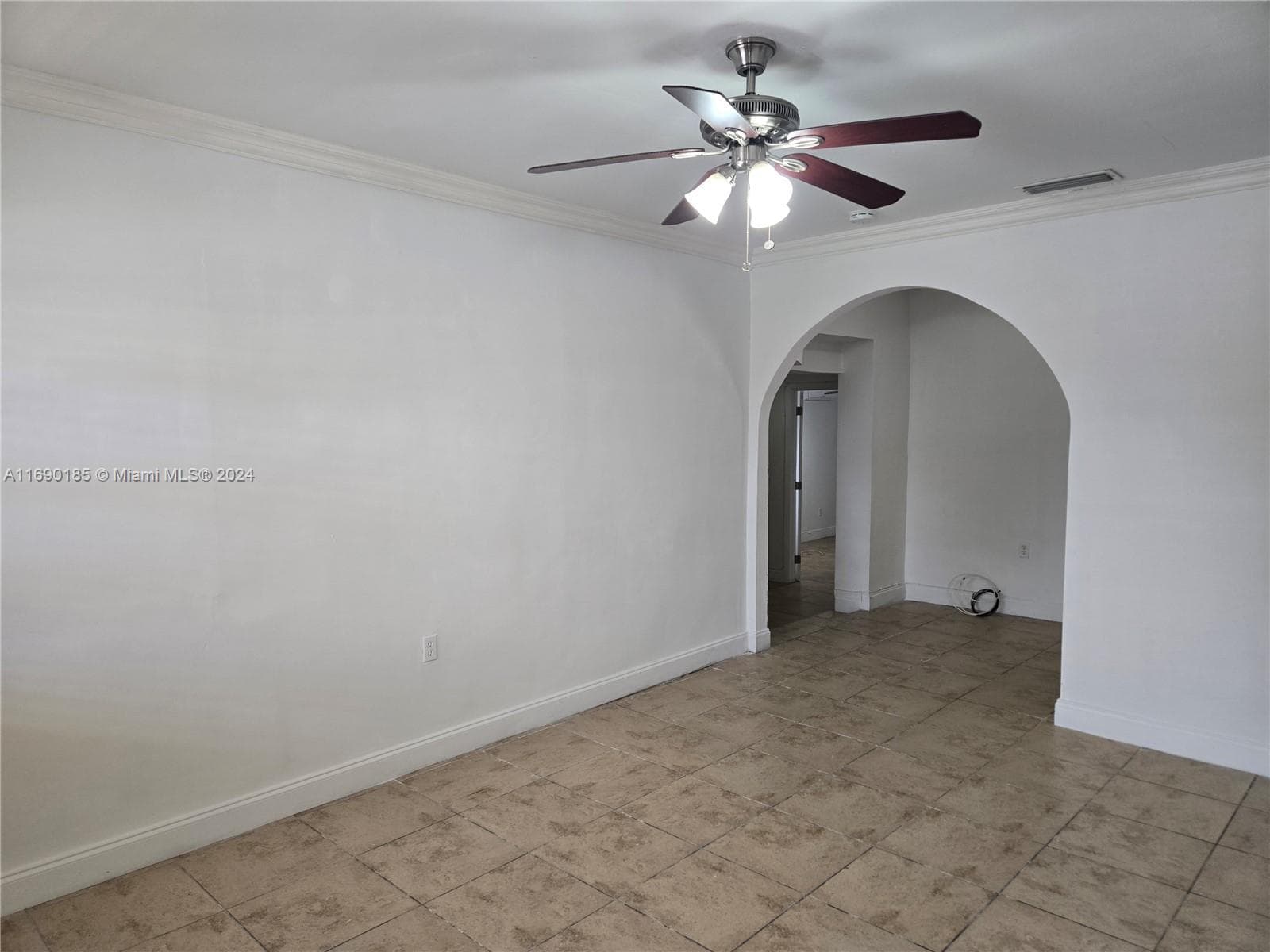 961 E 32nd St, Hialeah FL 33013 — 6