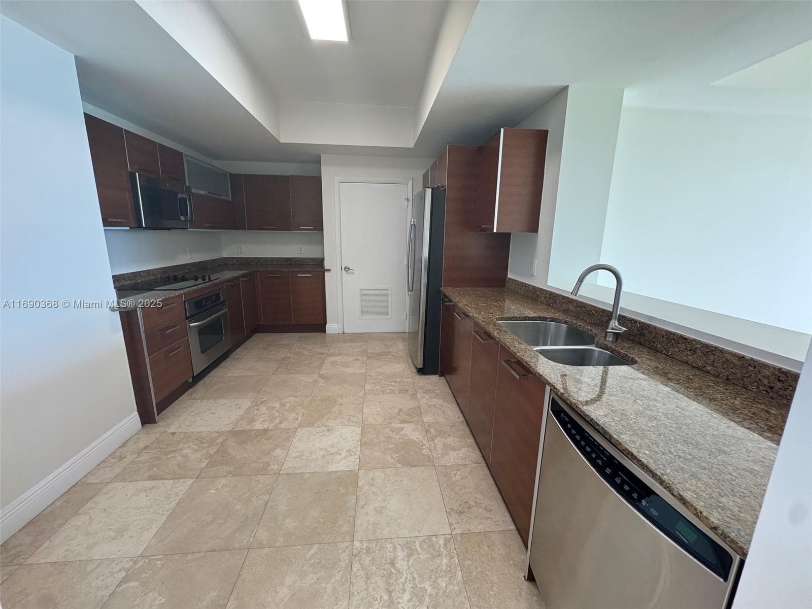 3330 NE 190 ST # 1215, Aventura FL 33180 — 7