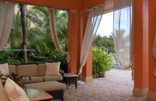3330 NE 190 ST # 1215, Aventura FL 33180 — 33