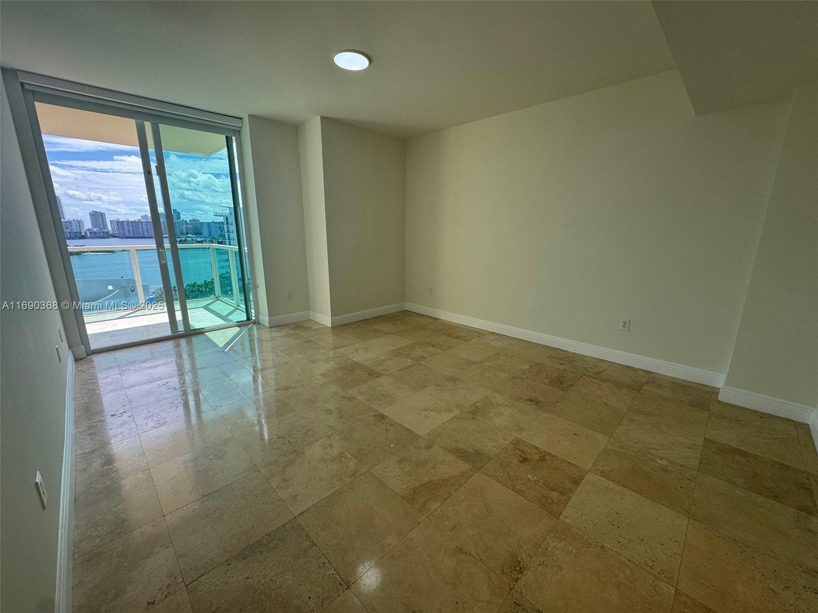 3330 NE 190 ST # 1215, Aventura FL 33180 — 19