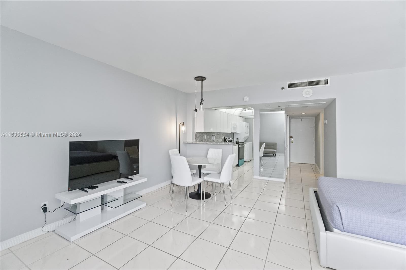100 Lincoln Rd # 1016, Miami Beach FL 33139 — 6