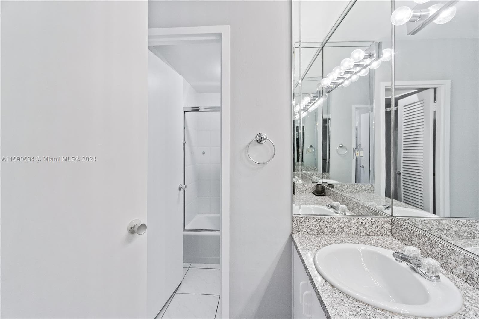 100 Lincoln Rd # 1016, Miami Beach FL 33139 — 12