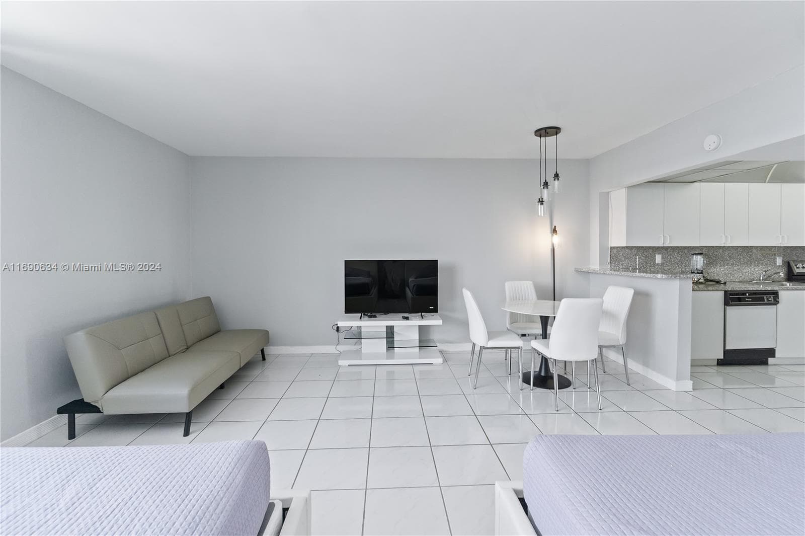 100 Lincoln Rd # 1016, Miami Beach FL 33139 — 3