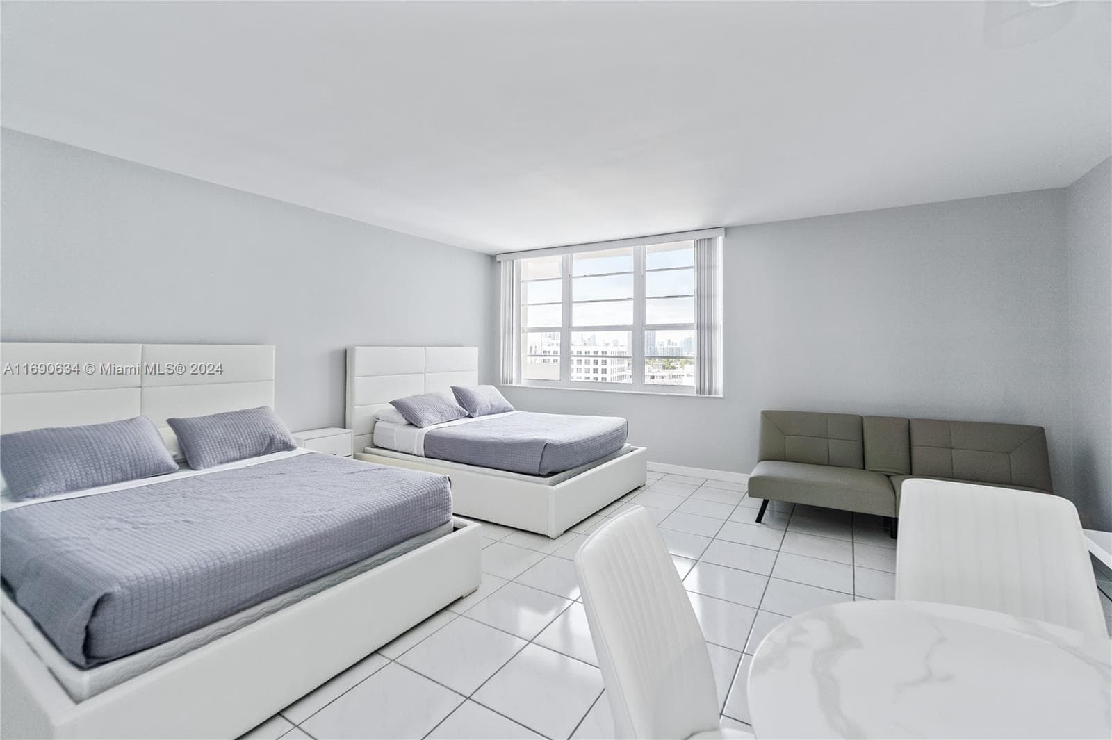 100 Lincoln Rd # 1016, Miami Beach FL 33139 — 1