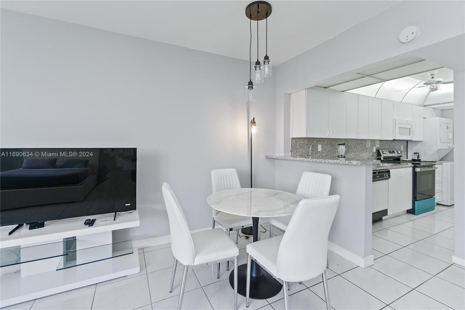 100 Lincoln Rd # 1016, Miami Beach FL 33139 — 8