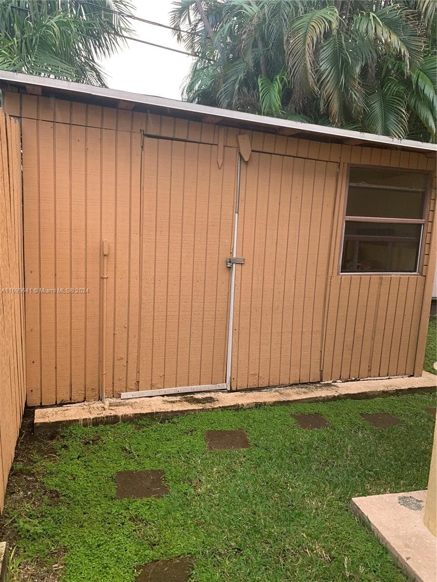 310 191st Ter, Sunny Isles Beach FL 33160 — 32