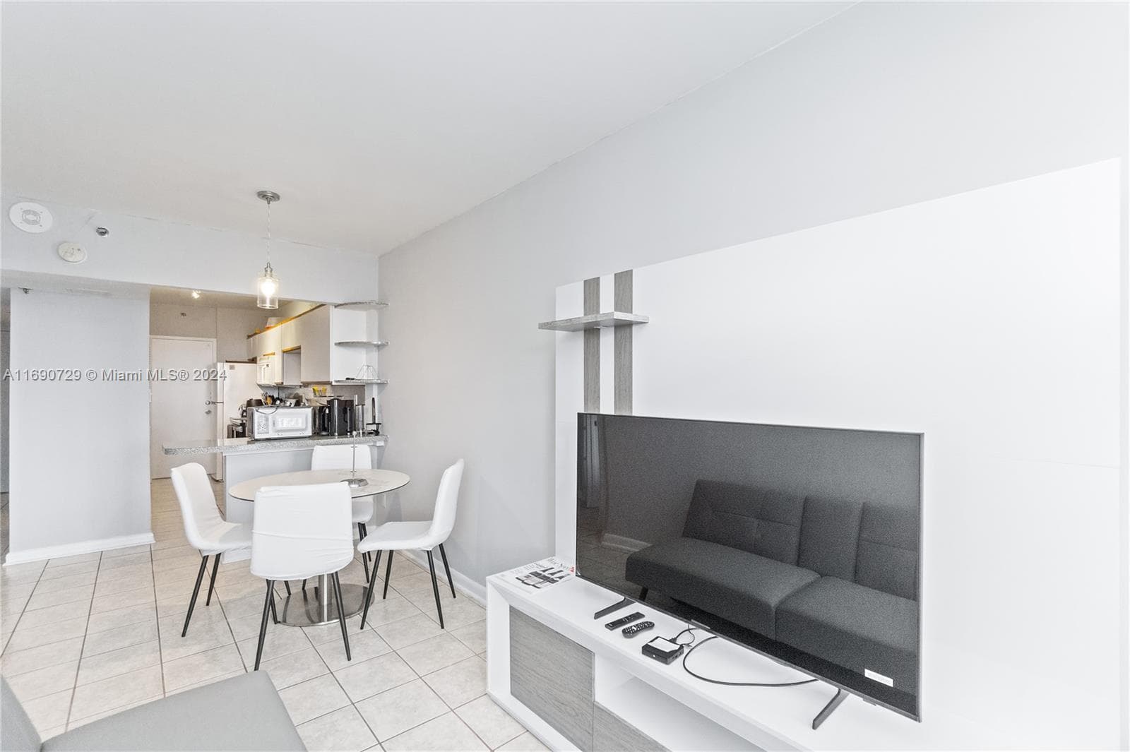 100 Lincoln Rd # 1019, Miami Beach FL 33139 — 3