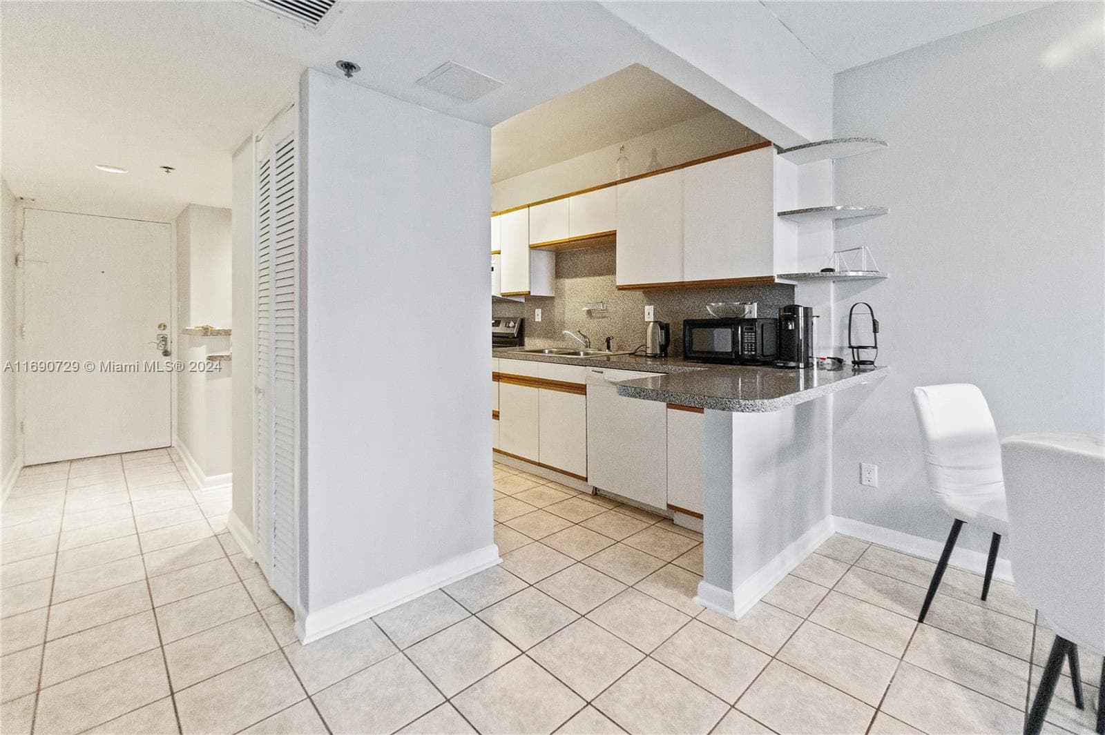 100 Lincoln Rd # 1019, Miami Beach FL 33139 — 5
