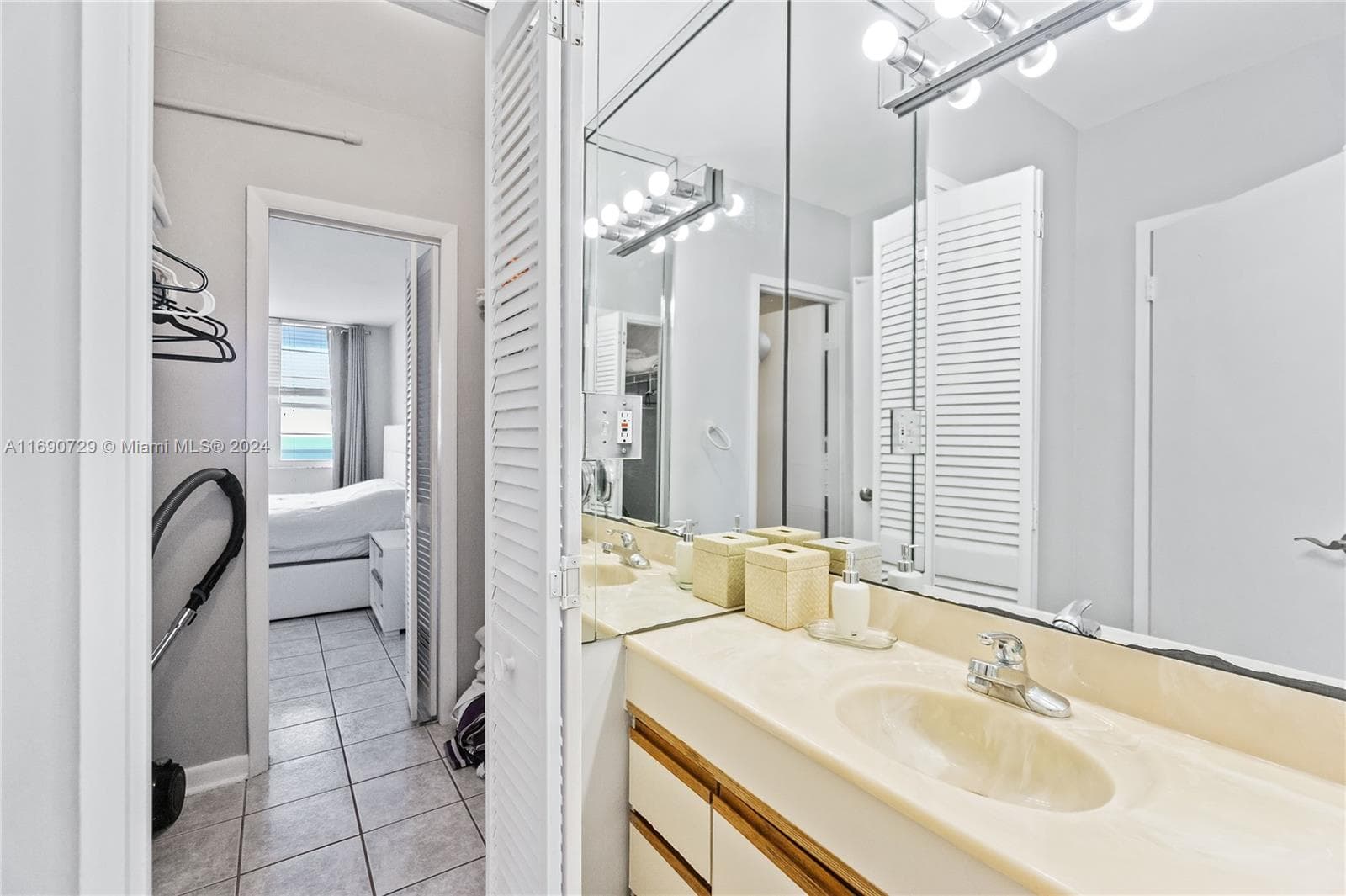 100 Lincoln Rd # 1019, Miami Beach FL 33139 — 8