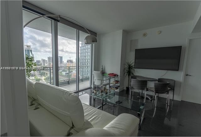 92 SW 3rd St # 1802, Miami FL 33130 — 10