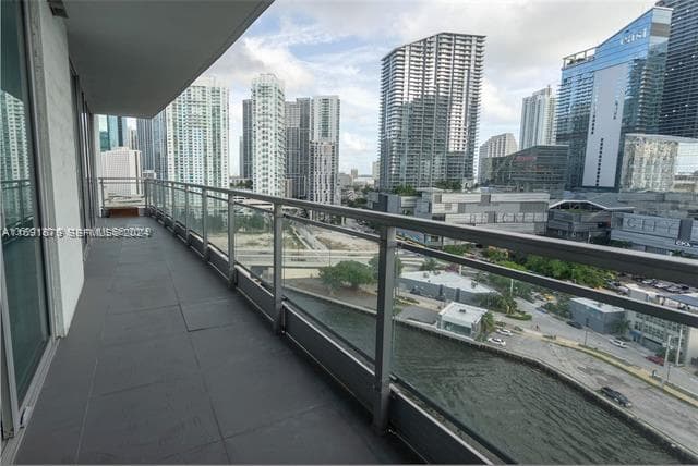 92 SW 3rd St # 1802, Miami FL 33130 — 18