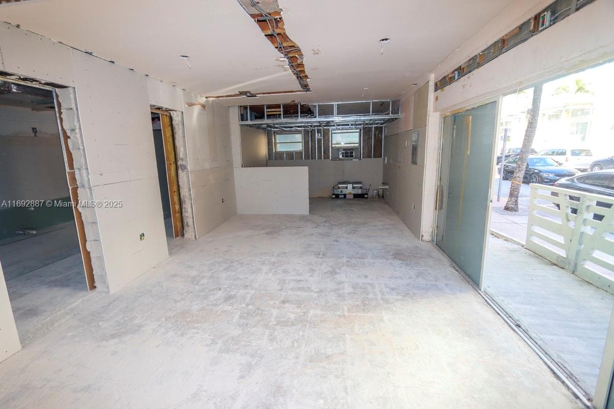 1446 Ocean Dr # 2, Miami Beach FL 33139 — 27