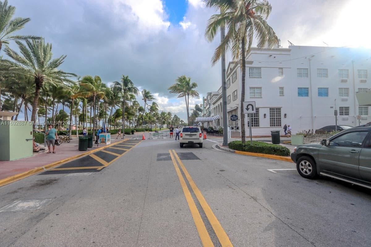 1446 Ocean Dr # 2, Miami Beach FL 33139 — 20