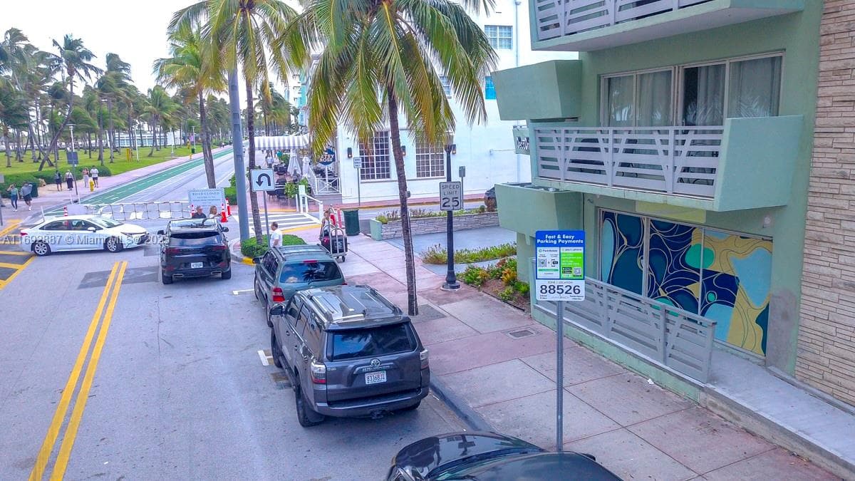 1446 Ocean Dr # 2, Miami Beach FL 33139 — 10