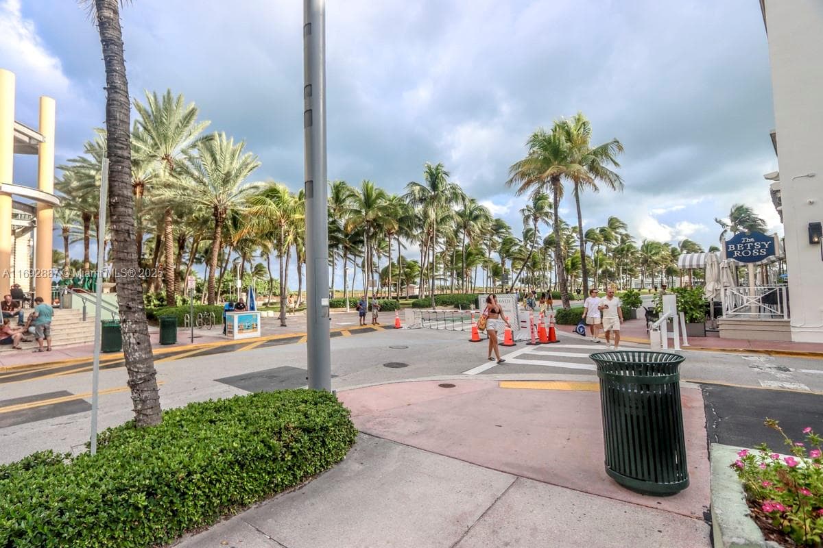 1446 Ocean Dr # 2, Miami Beach FL 33139 — 18