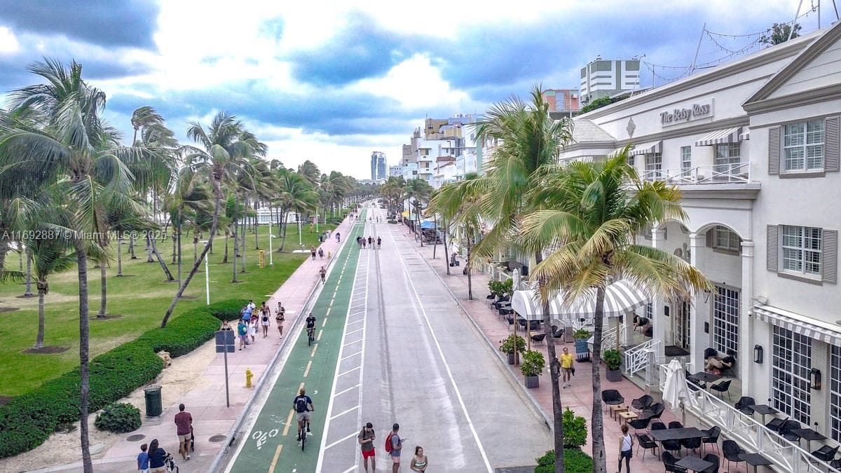 1446 Ocean Dr # 2, Miami Beach FL 33139 — 19
