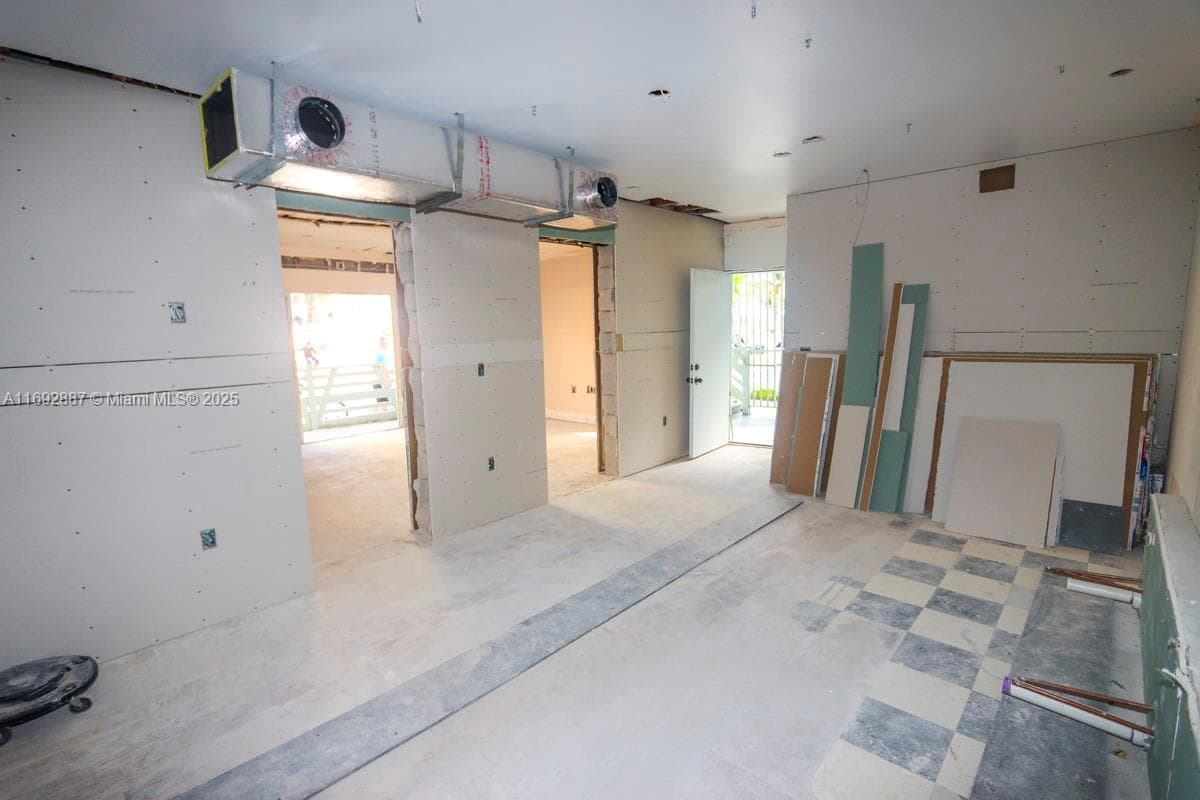 1446 Ocean Dr # 2, Miami Beach FL 33139 — 35