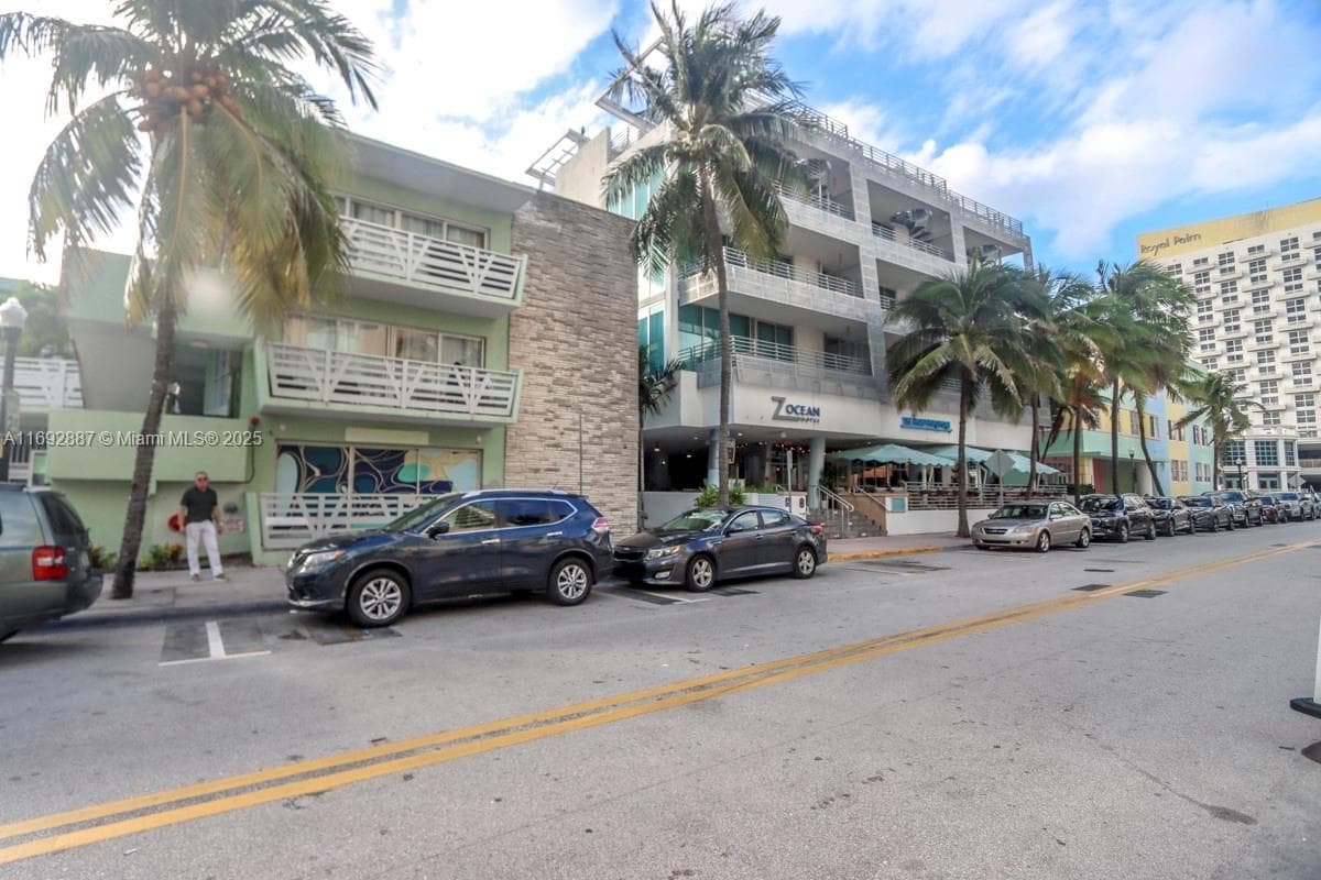 1446 Ocean Dr # 2, Miami Beach FL 33139 — 21