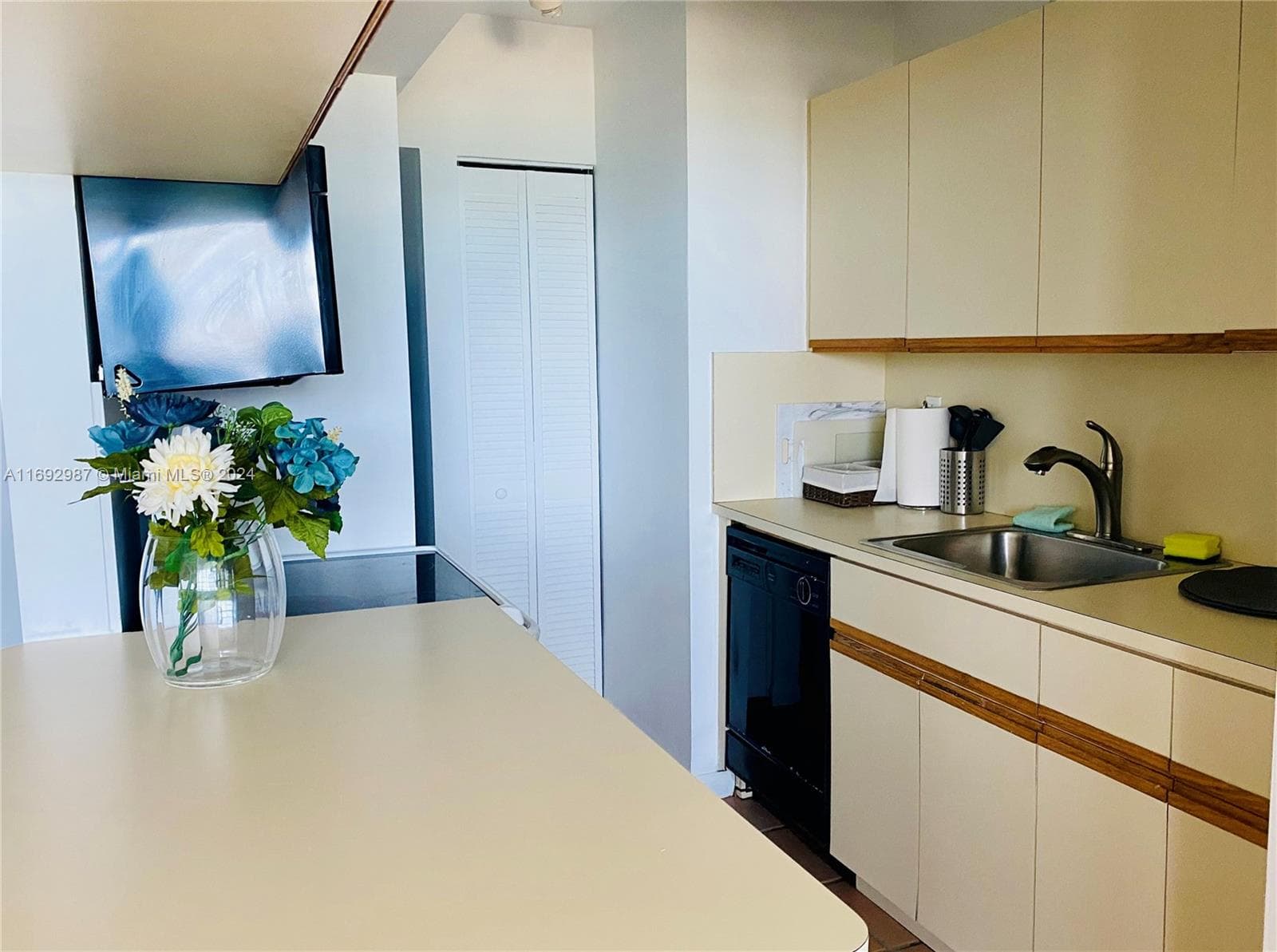 The Decoplage Condo, Miami Beach, FL — 8