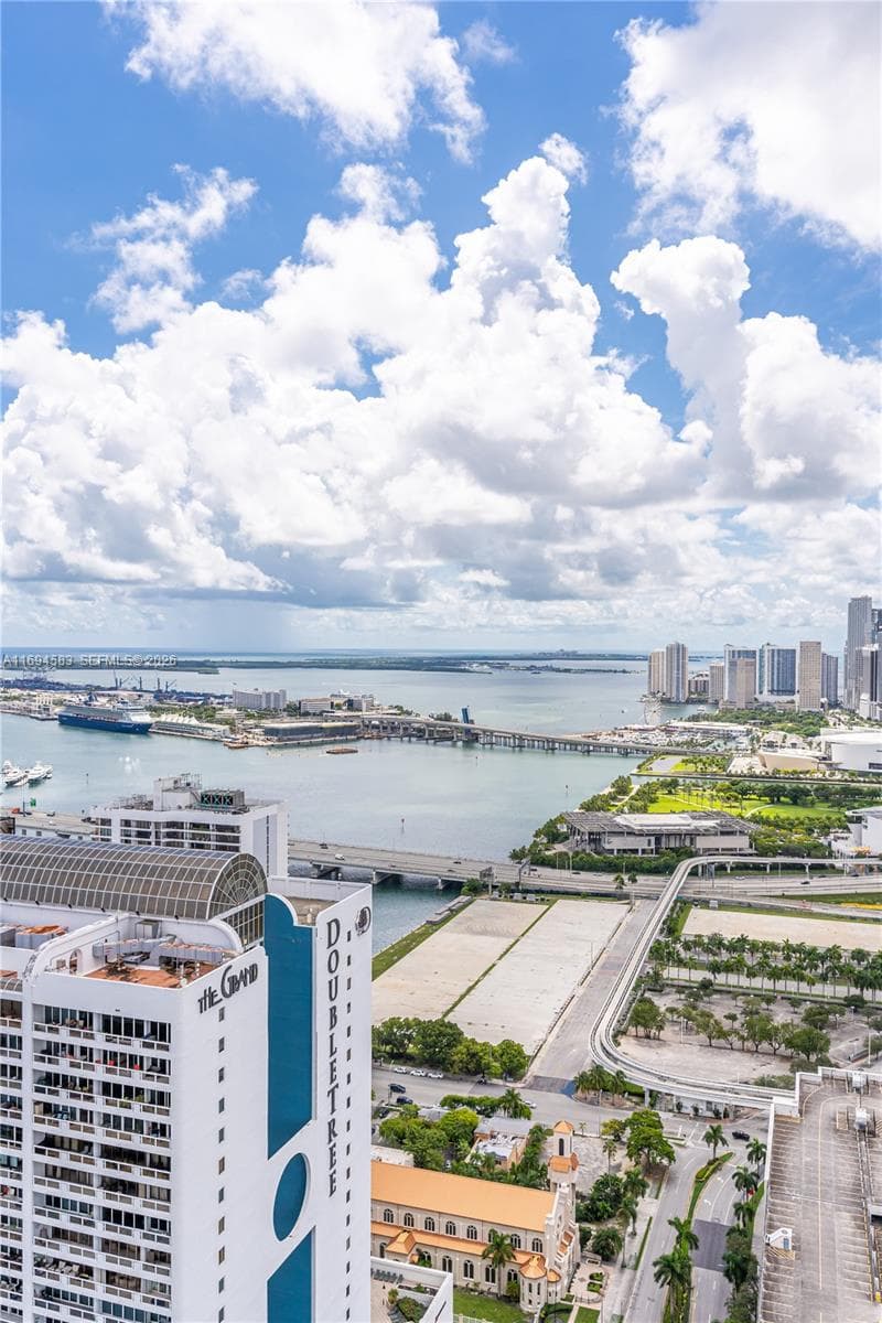 1750 N Bayshore Dr # 5014, Miami FL 33132 — 21