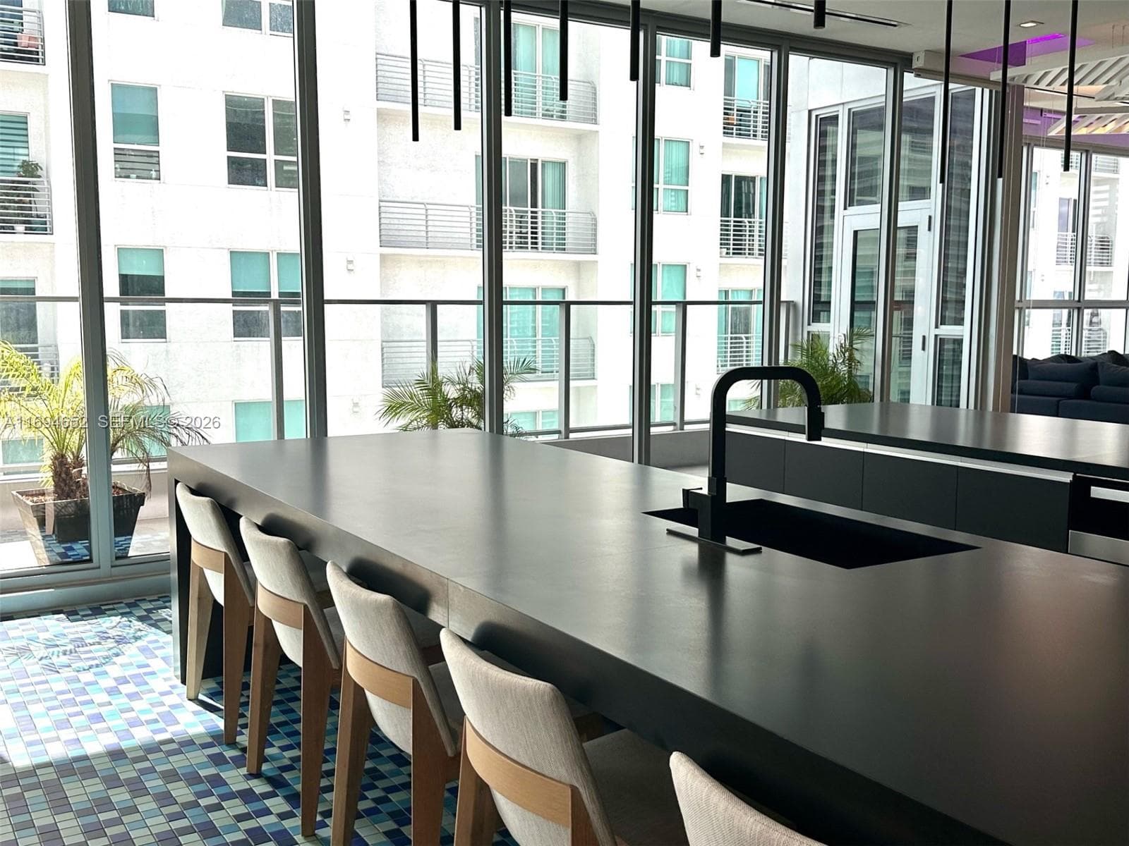227 NE 2nd St # 1705, Miami FL 33132 — 17