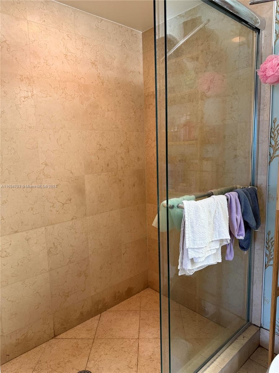 20000 E Country Club Dr # 803, Aventura FL 33180 — 16