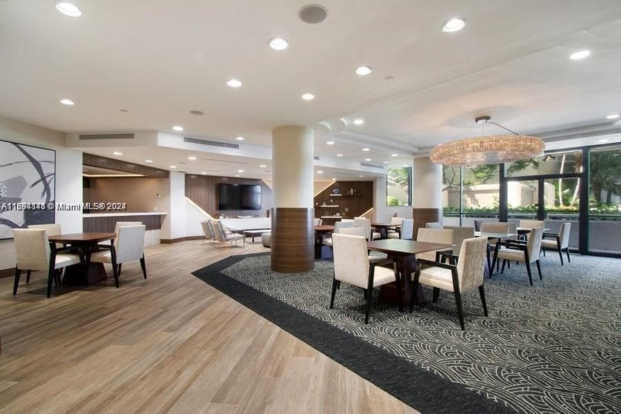 3000 Island Blvd # 1201, Aventura FL 33160 — 32