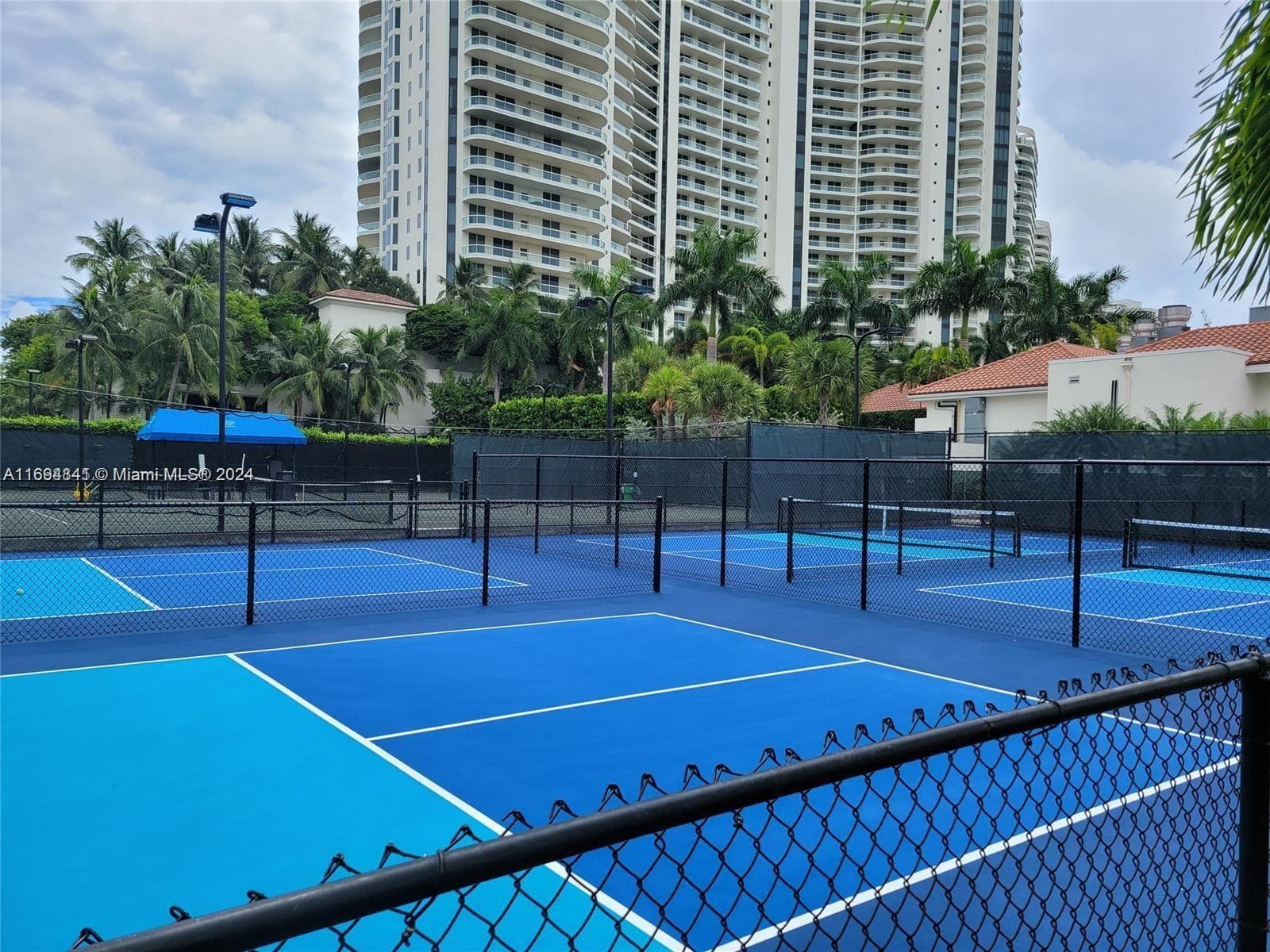 3000 Island Blvd # 1201, Aventura FL 33160 — 49