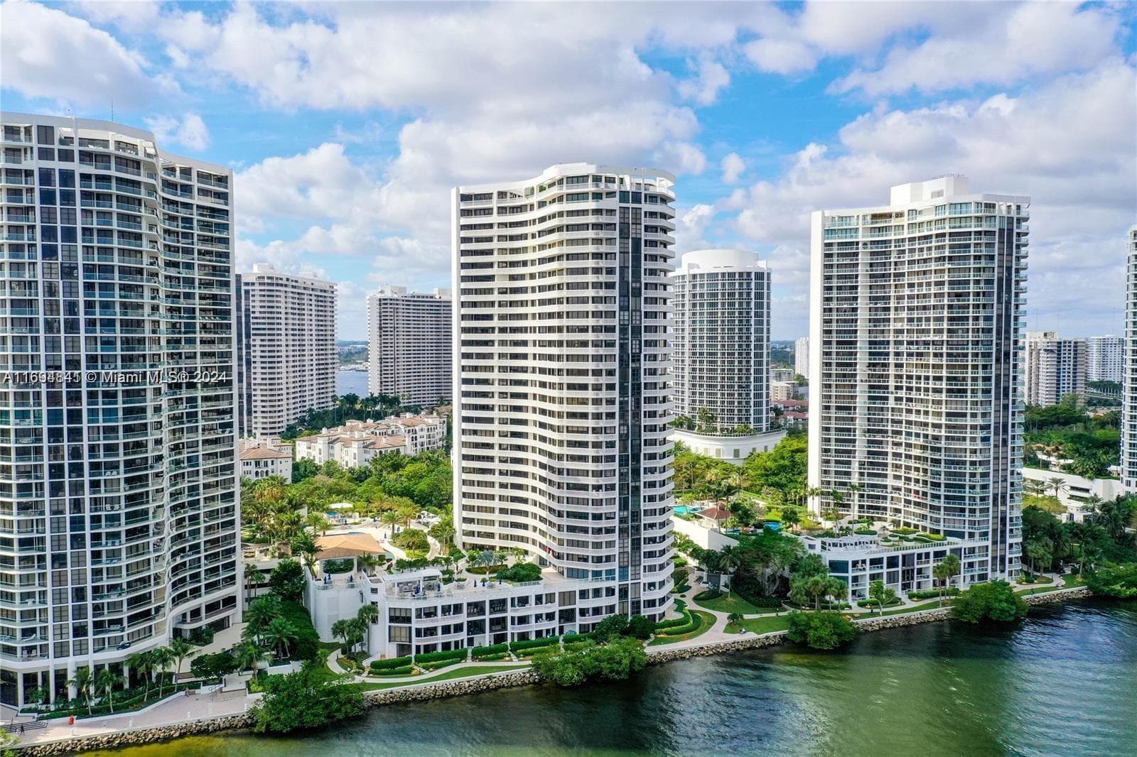 3000 Island Blvd # 1201, Aventura FL 33160 — 59