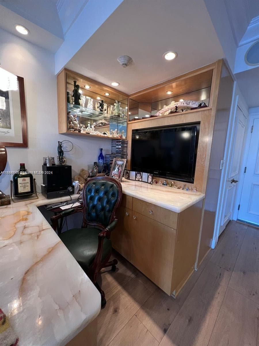 3000 Island Blvd # 1201, Aventura FL 33160 — 8