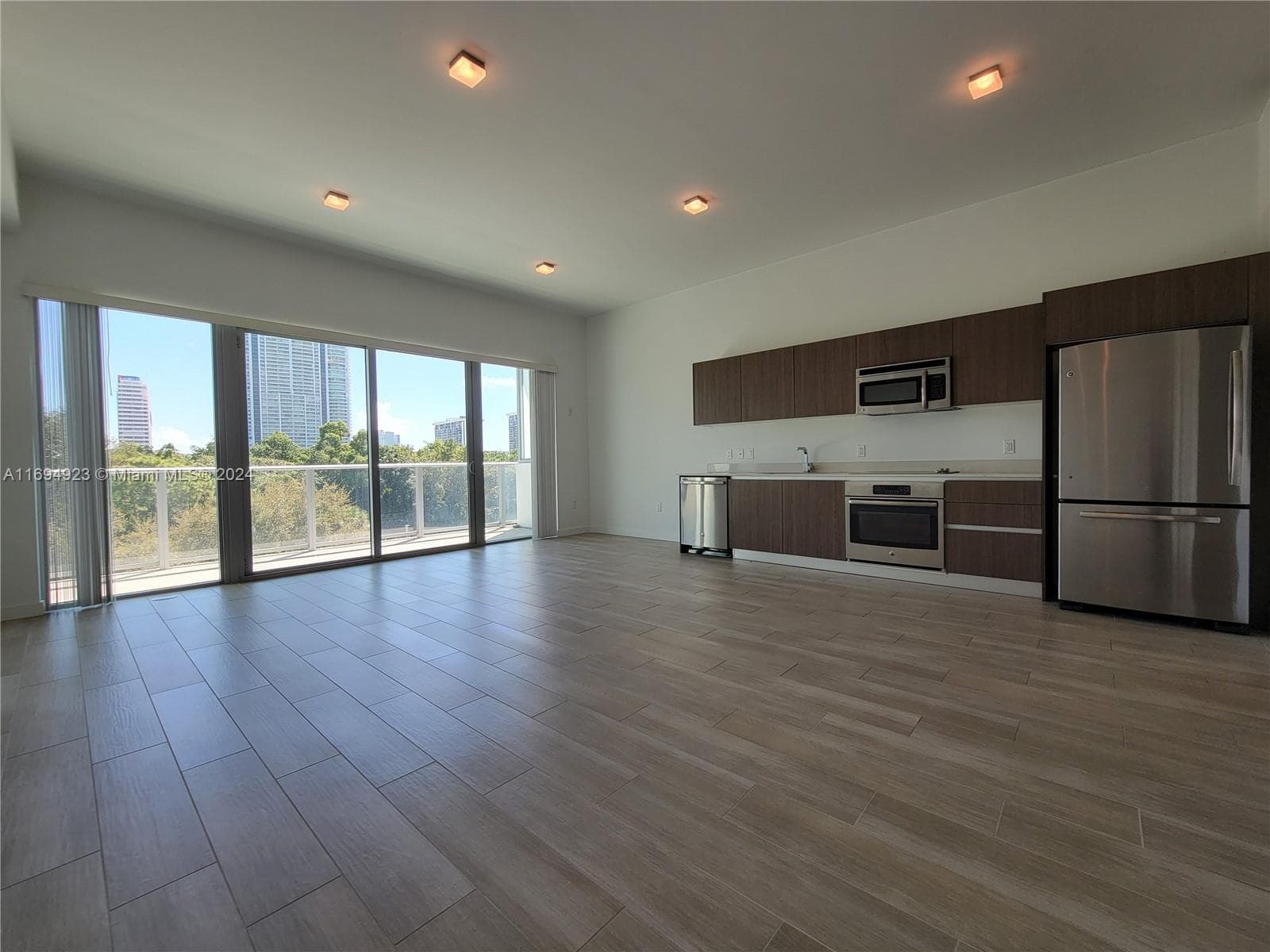1600 SW 1 Ave # 411, Miami FL 33129 — 2