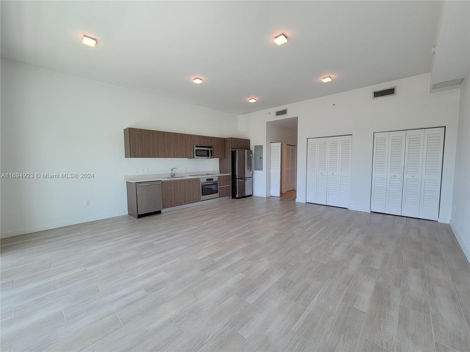 1600 SW 1 Ave # 411, Miami FL 33129 — 4