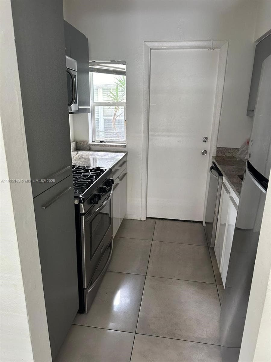653 Michigan Ave # 4, Miami Beach FL 33139 — 3