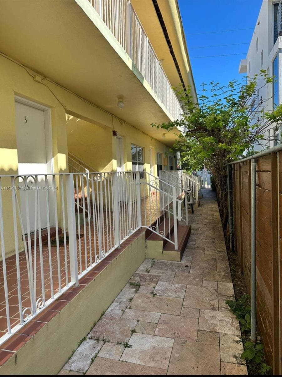 653 Michigan Ave # 4, Miami Beach FL 33139 — 1