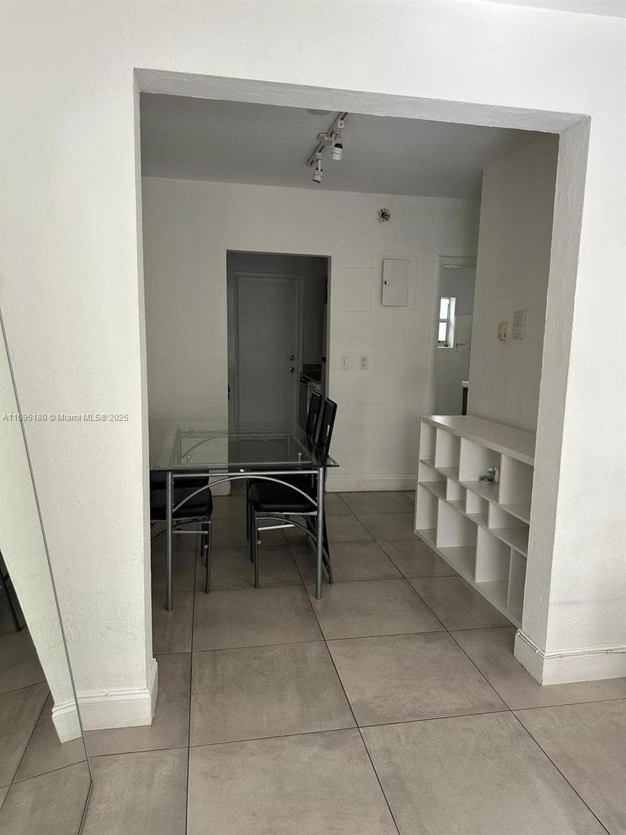 653 Michigan Ave # 4, Miami Beach FL 33139 — 5