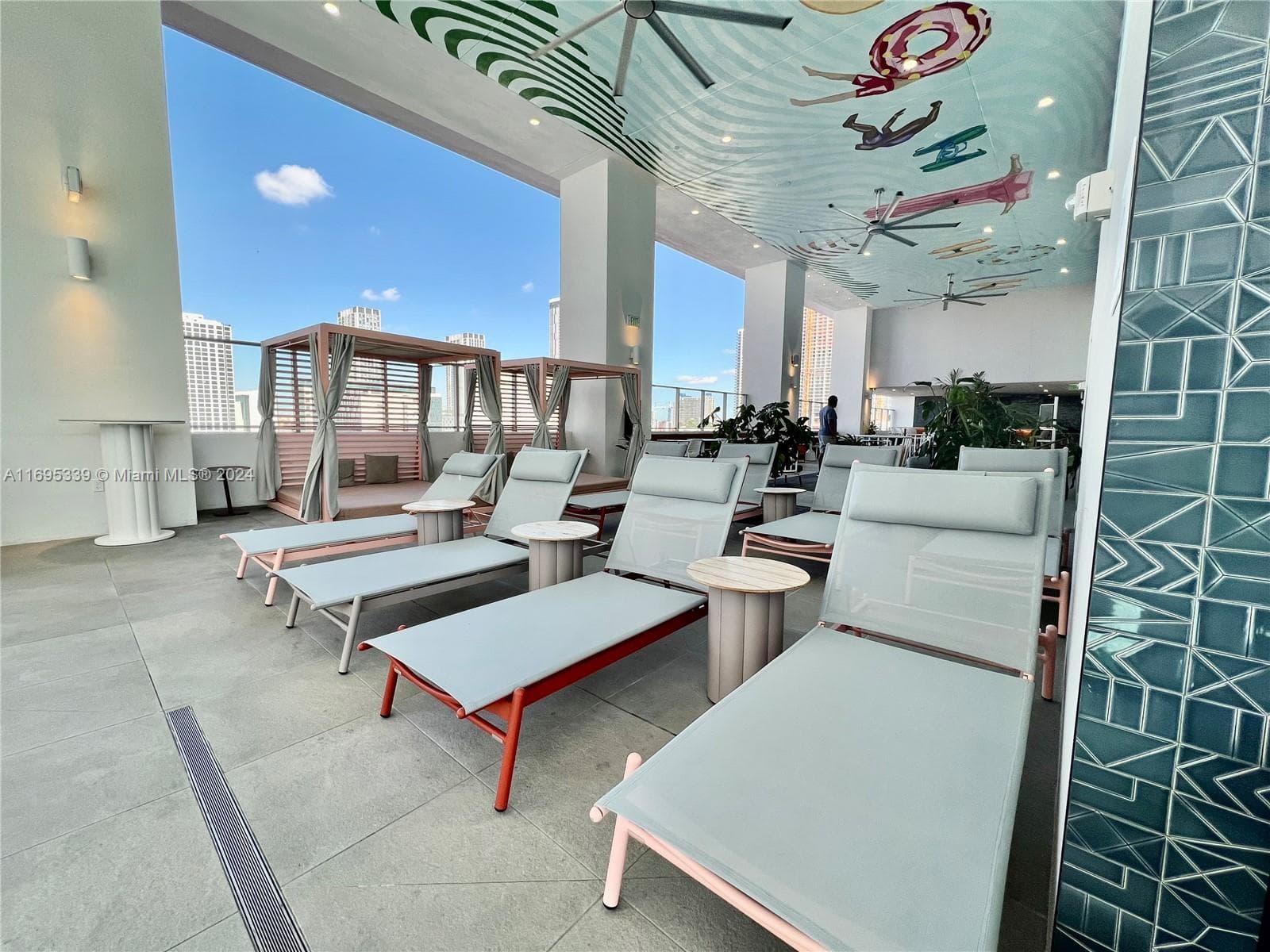 227 NE 2nd St # 2613, Miami FL 33132 — 27