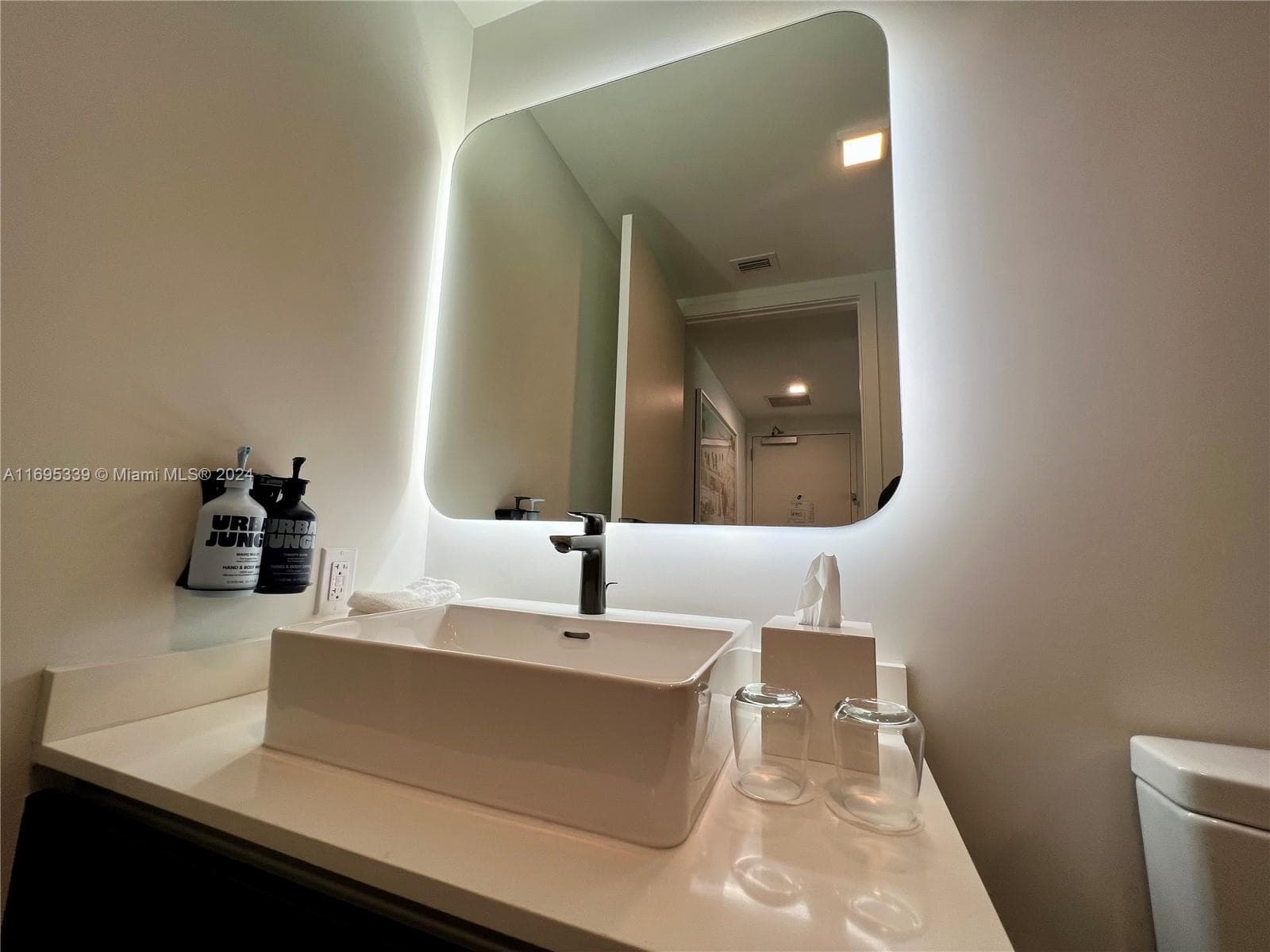 227 NE 2nd St # 2613, Miami FL 33132 — 14