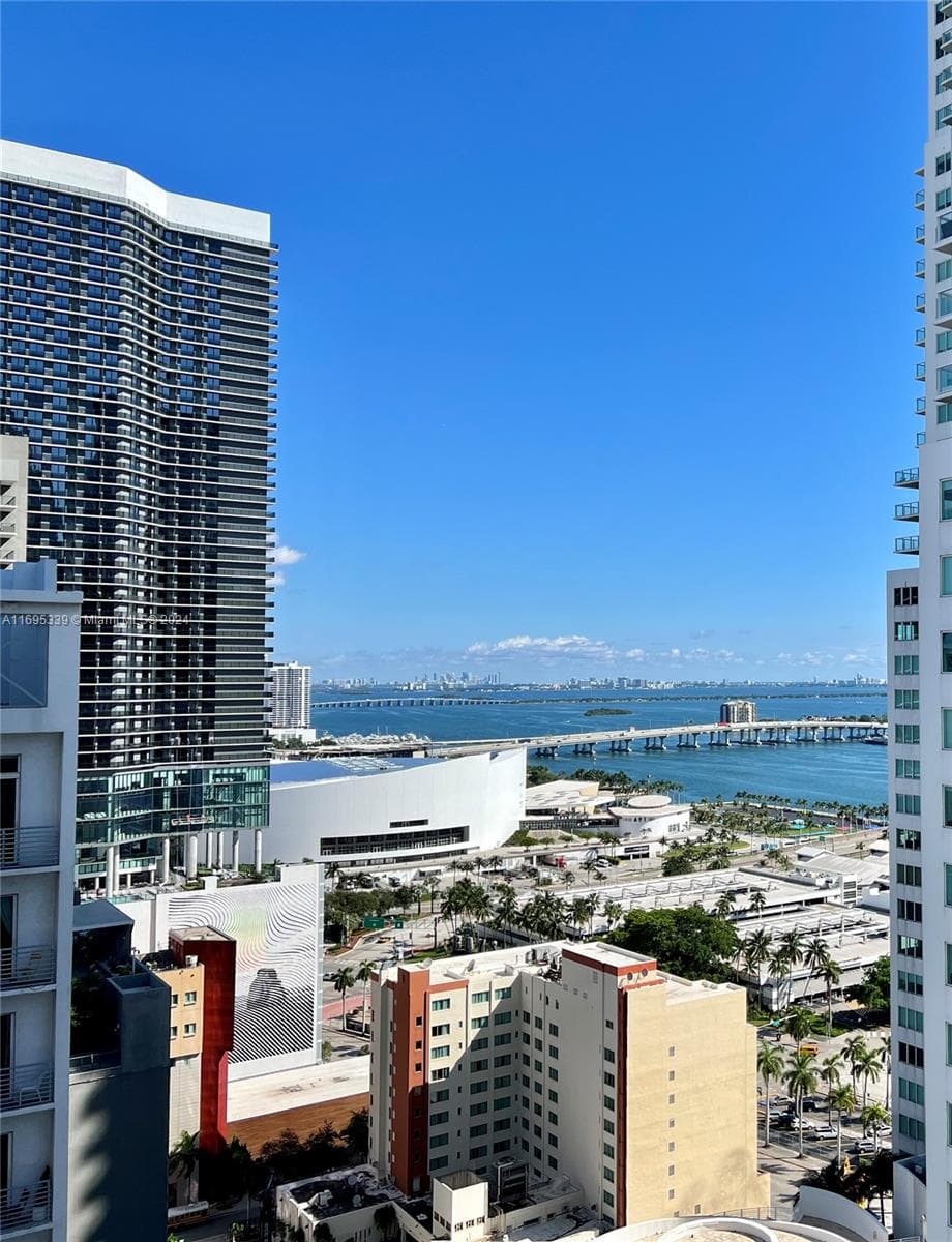 227 NE 2nd St # 2613, Miami FL 33132 — 18