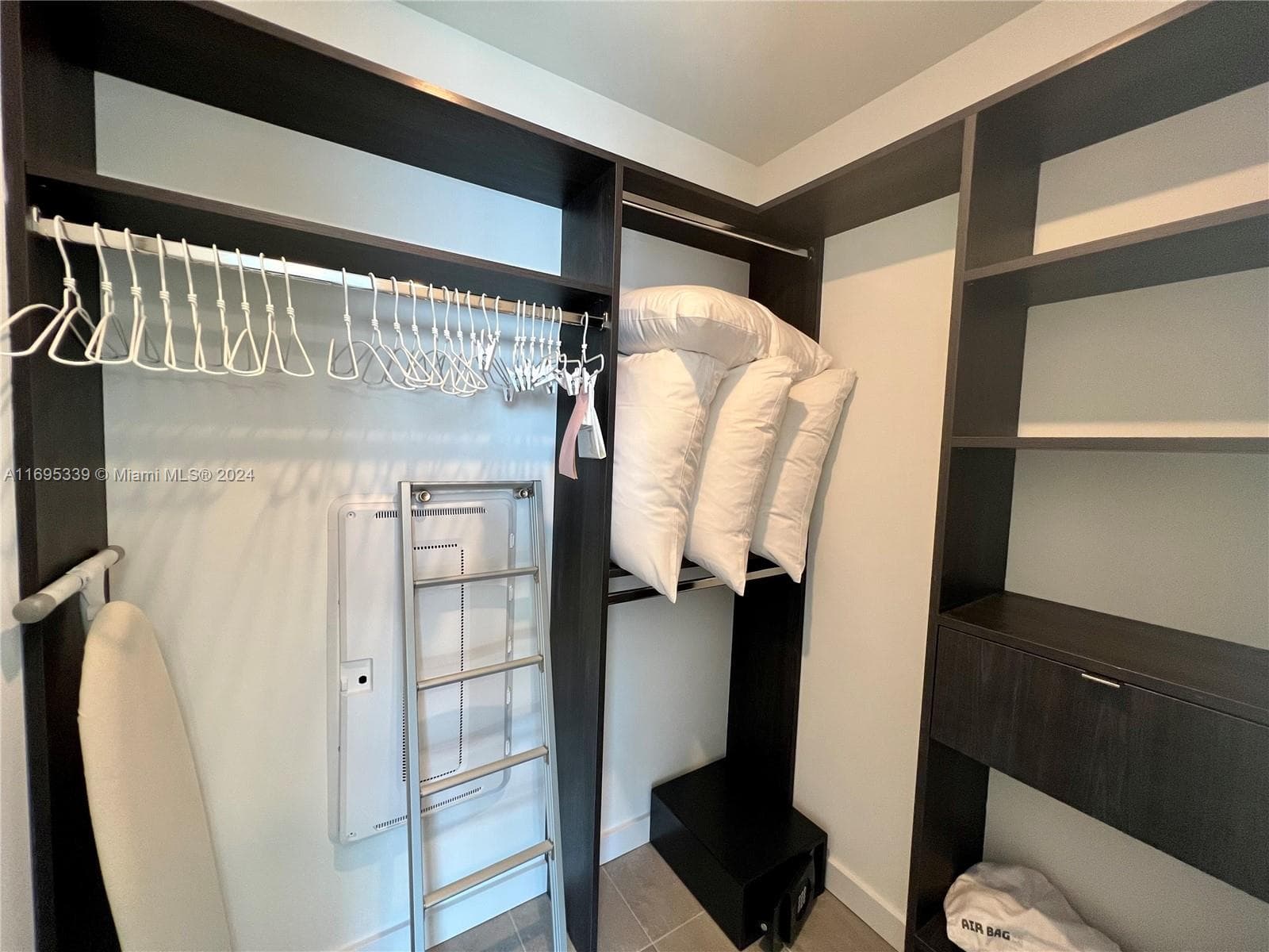 227 NE 2nd St # 2613, Miami FL 33132 — 15