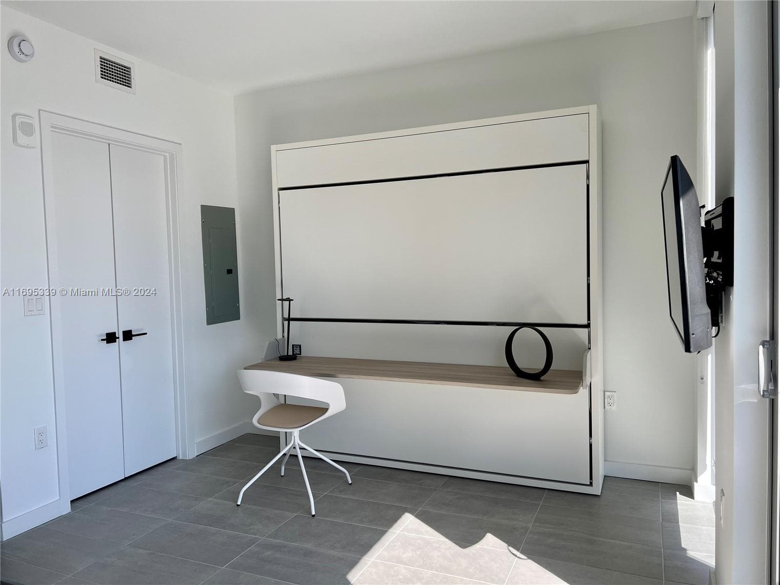 227 NE 2nd St # 2613, Miami FL 33132 — 8