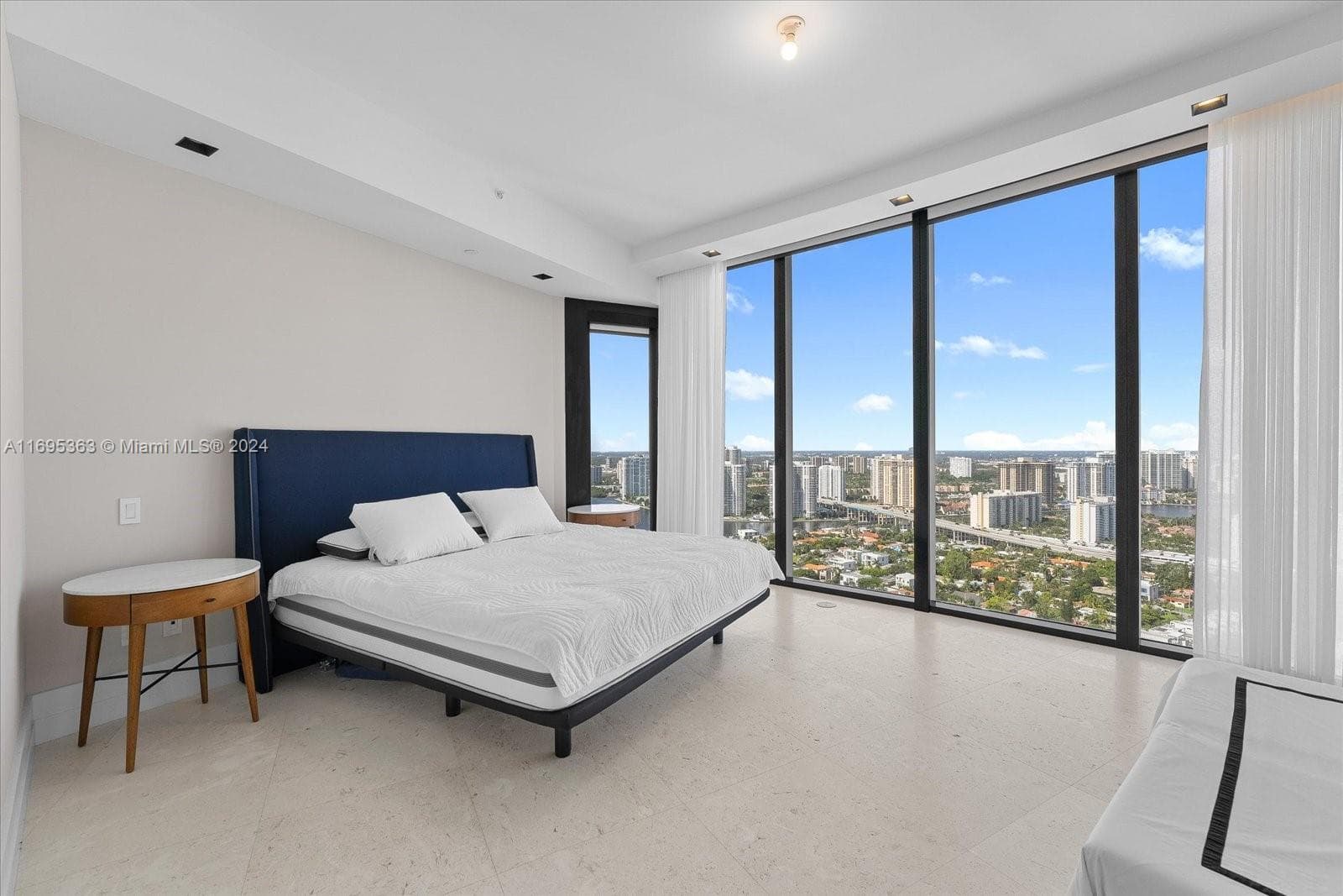 18555 Collins Ave # 3405, Sunny Isles Beach FL 33160 — 19