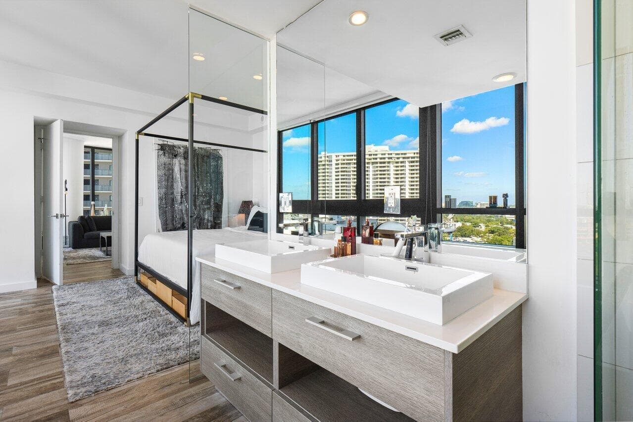 650 NE 32nd Street # 1508, Miami FL 33137 — 17