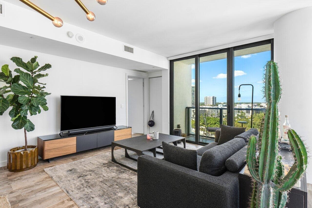 650 NE 32nd Street # 1508, Miami FL 33137 — 7