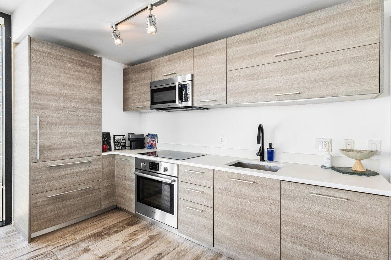 650 NE 32nd Street # 1508, Miami FL 33137 — 3