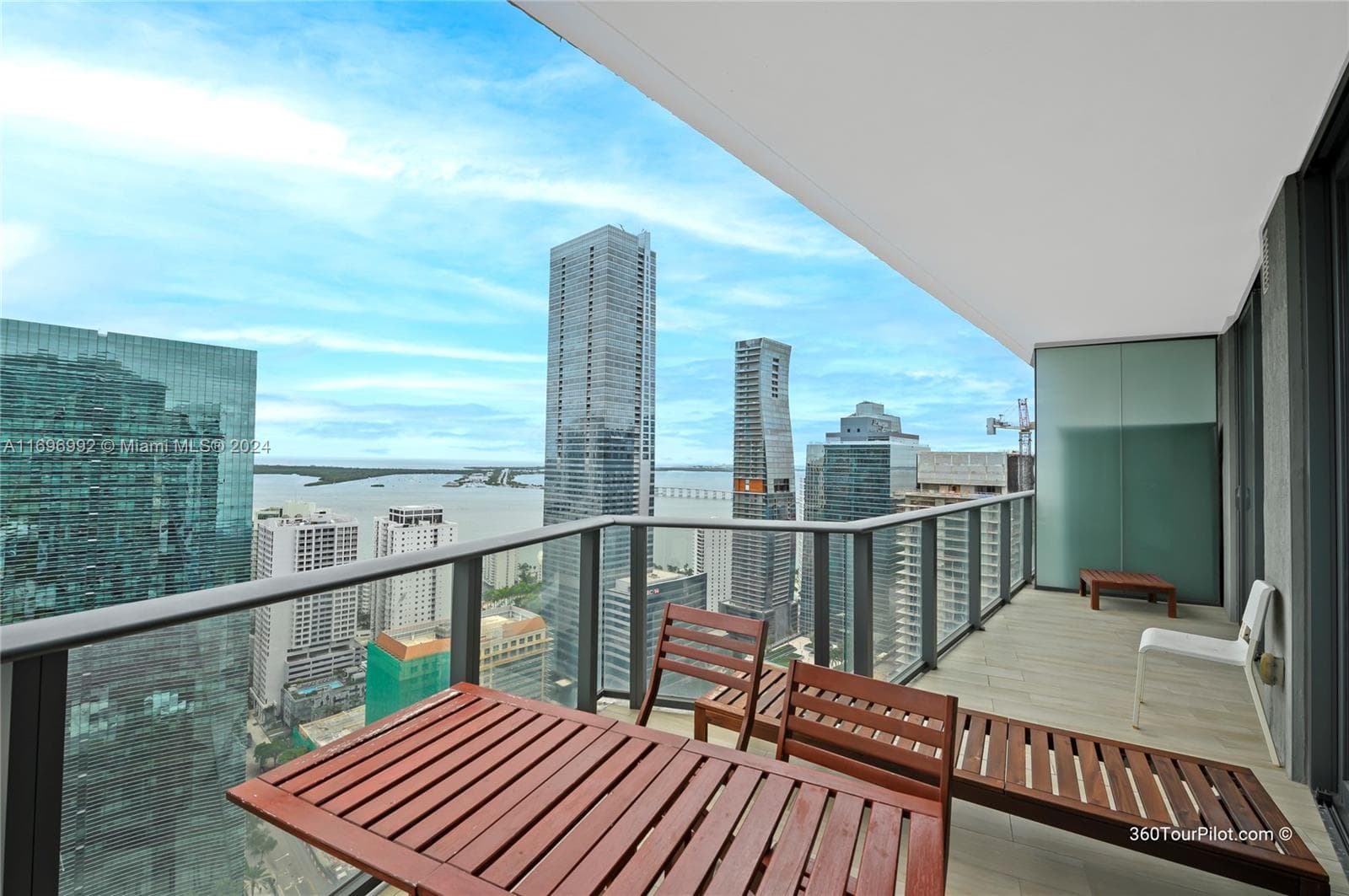 1300 S Miami Ave # 3704, Miami FL 33130 — 32