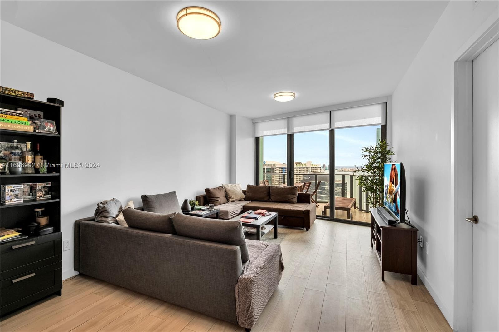 1300 S Miami Ave # 3704, Miami FL 33130 — 28
