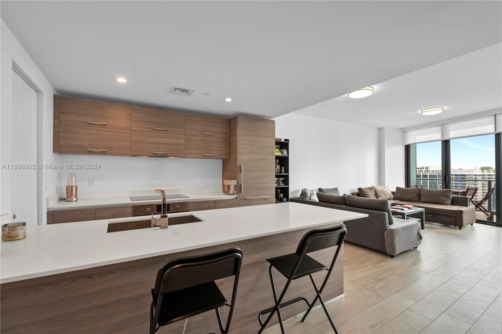 1300 S Miami Ave # 3704, Miami FL 33130 — 9