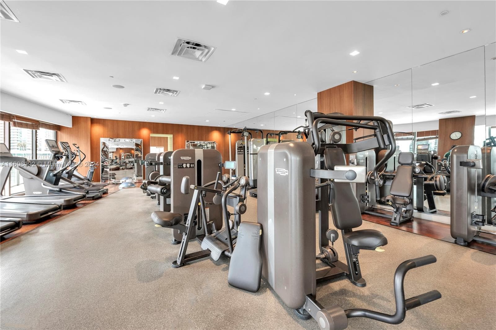 1300 S Miami Ave # 3704, Miami FL 33130 — 34